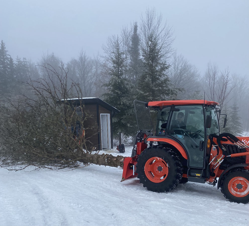 Service d’abattage d'arbre mécanisé et multiple dans Lanaudière, Laurentides, Mauricie, Montérégie, Estrie et dans le Centre du Québec  fiable, rapide et économique / Broyage Forestier Lanaudière situé à Sainte-Émélie de l’énergie